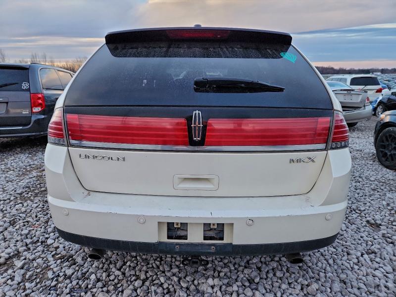 2LMDU68C58BJ19020 - 2008 LINCOLN MKX WHITE photo 6