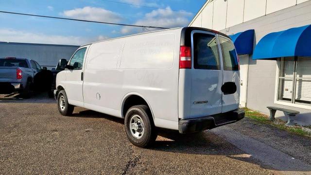 1GCWGAFP8K1370612 - 2019 CHEVROLET EXPRESS G2 WHITE photo 3