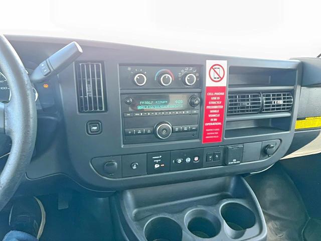 1GCWGAFP8K1370612 - 2019 CHEVROLET EXPRESS G2 WHITE photo 9