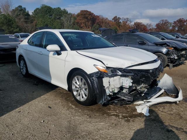 4T1L11AK0LU888872 - 2020 TOYOTA CAMRY LE WHITE photo 4