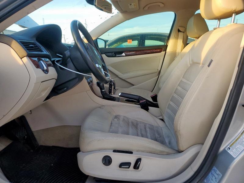 1VWCN7A3XDC125363 - 2013 VOLKSWAGEN PASSAT SEL TAN photo 7