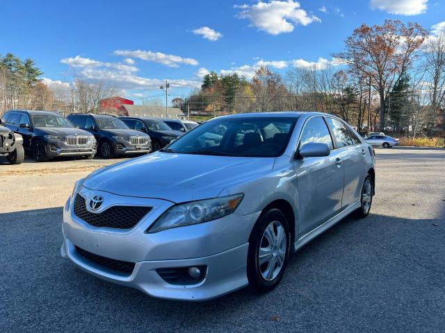 4T1BF3EKXBU6273 - 2011 TOYOTA CAMRY BASE فضي صورة 2