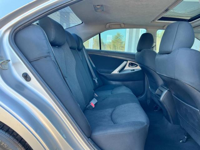 4T1BF3EKXBU6273 - 2011 TOYOTA CAMRY BASE فضي صورة 6