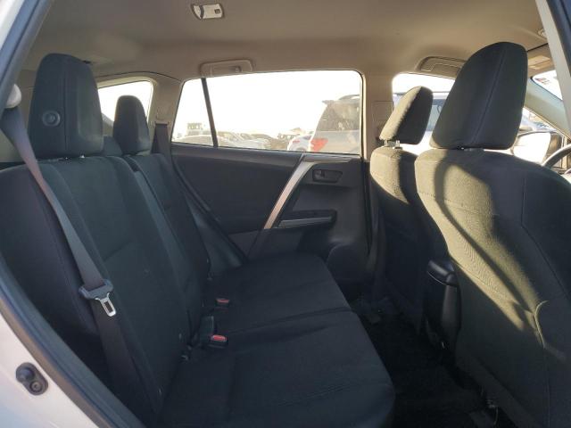 JTMZFREV7JJ729414 - 2018 TOYOTA RAV4 LE Blanco foto 11