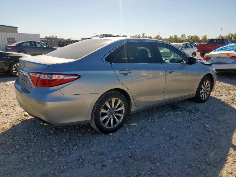 4T1BF1FK4HU677350 - 2017 TOYOTA CAMRY LE SILVER photo 3