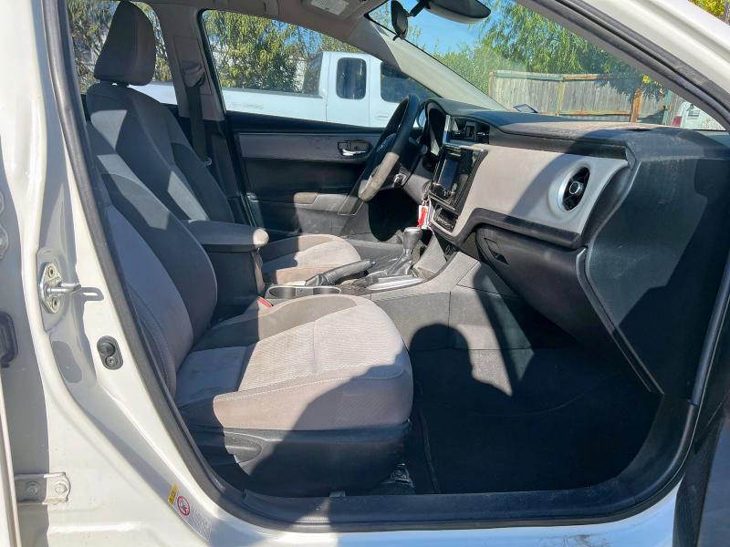 5YFBURHE3KP889354 - 2019 TOYOTA COROLLA L WHITE photo 5