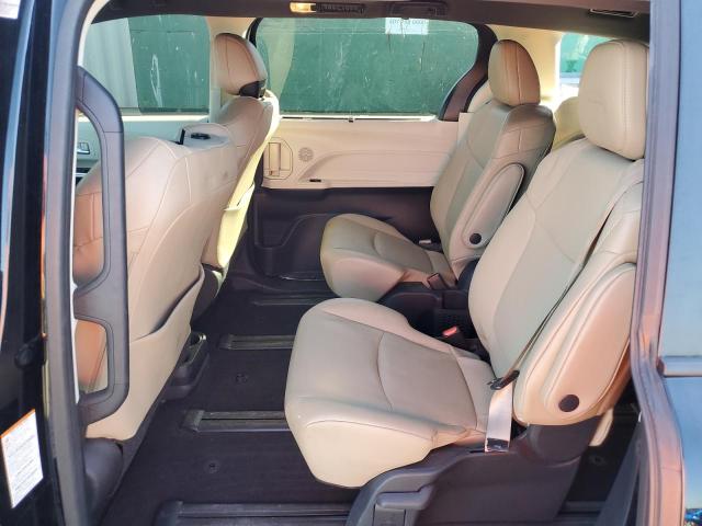 5TDYRKEC9NS092012 - 2022 TOYOTA SIENNA XLE BLACK photo 11