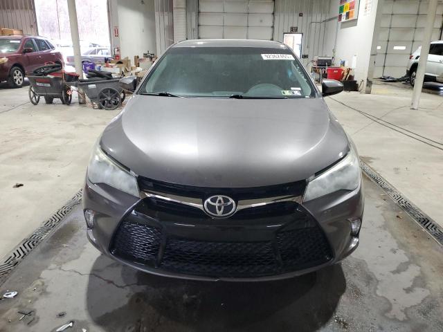 4T1BF1FK6HU321918 - 2017 TOYOTA CAMRY LE 石墨色 照片 5