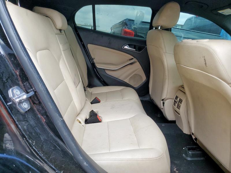 WDCTG4EB3KJ579292 - 2019 MERCEDES-BENZ GLA 250 შავი ფოტო 11