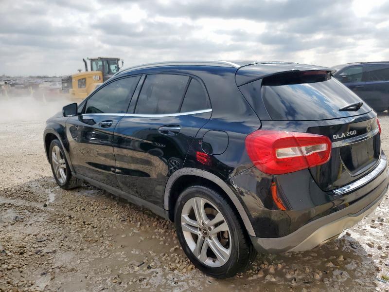 WDCTG4EB3KJ579292 - 2019 MERCEDES-BENZ GLA 250 შავი ფოტო 2