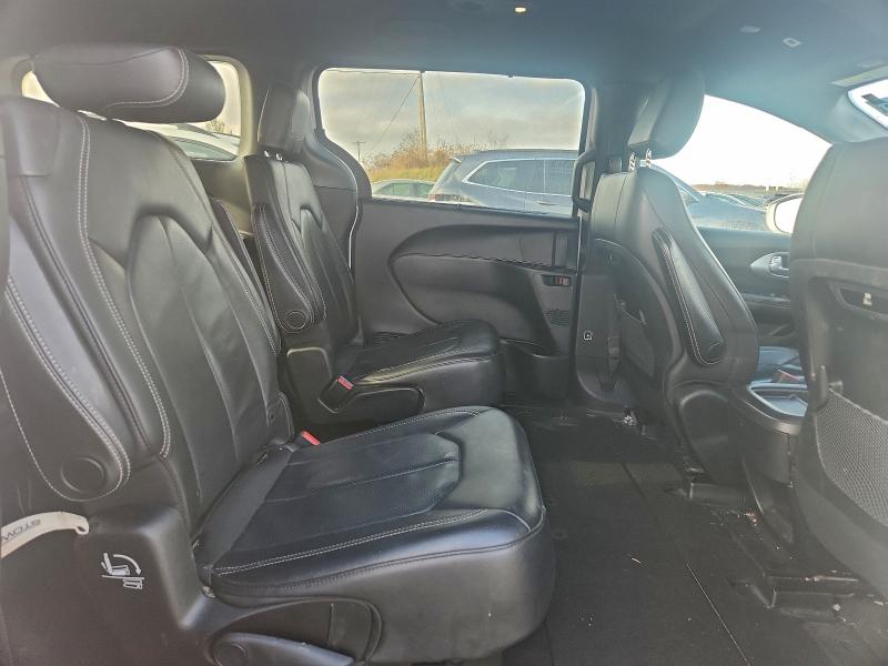 2C4RC1BG9JR354279 - 2018 CHRYSLER PACIFICA TOURING L WHITE photo 11