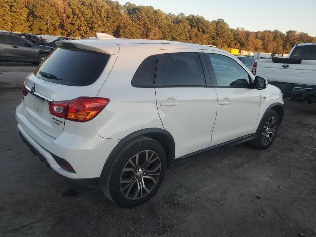 JA4AR3AUXJZ011690 - 2018 MITSUBISHI OUTLANDER ES Սպիտակ լուսանկար 3