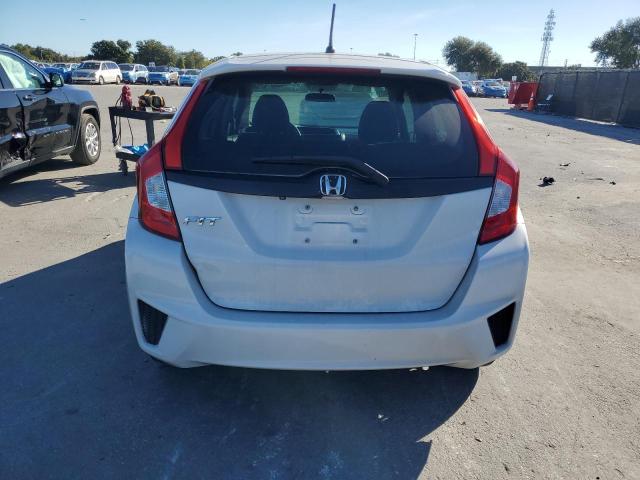 3HGGK5H55FM772622 - 2015 HONDA FIT LX WHITE photo 6