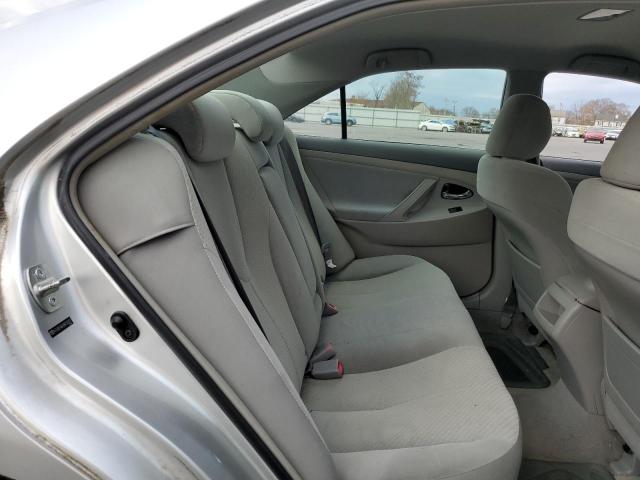 4T4BE46K89R100817 - 2009 TOYOTA CAMRY BASE Күміс фото 10