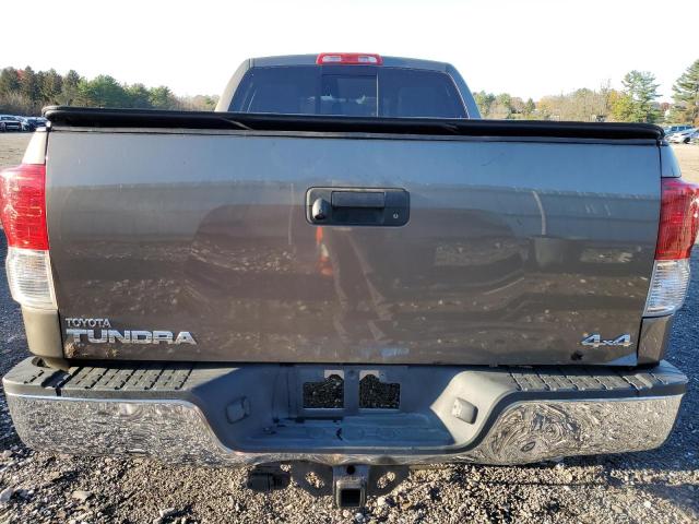 5TFUY5F18CX226631 - 2012 TOYOTA TUNDRA DOUBLE CAB SR5 GRAY photo 6