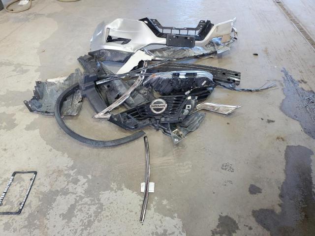 5N1AT2MV1JC754131 - 2018 NISSAN ROGUE S 银色 照片 13