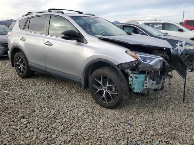 JTMJFREV2JJ232333 - 2018 TOYOTA RAV4 SE 银色 照片 4