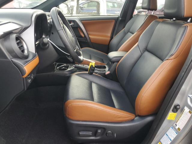 JTMJFREV2JJ232333 - 2018 TOYOTA RAV4 SE 银色 照片 7