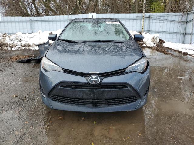 2T1BURHE2JC067465 - 2018 TOYOTA COROLLA L 蓝色 照片 5