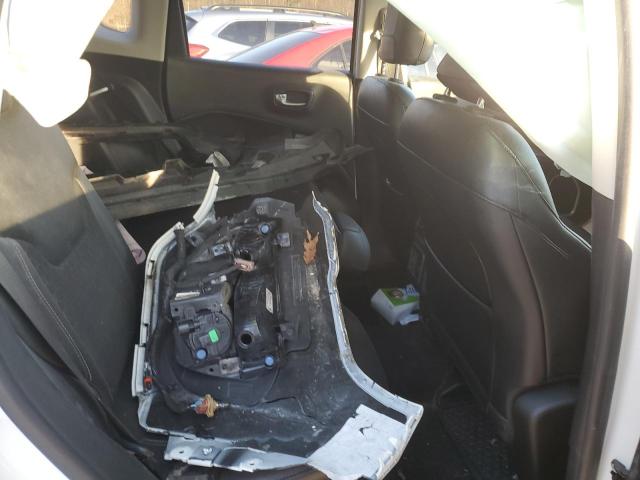 3C4NJDBB5JT435254 - 2018 JEEP COMPASS LATITUDE Weiß Foto 11