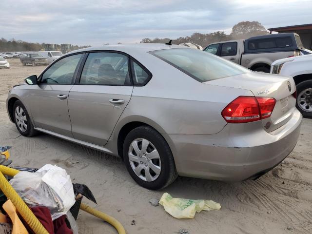 1VWAP7A30CC017883 - 2012 VOLKSWAGEN PASSAT S Argent photo 2