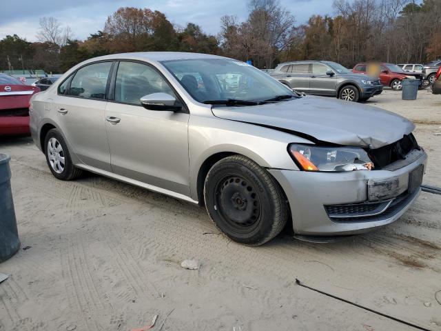 1VWAP7A30CC017883 - 2012 VOLKSWAGEN PASSAT S Argent photo 4