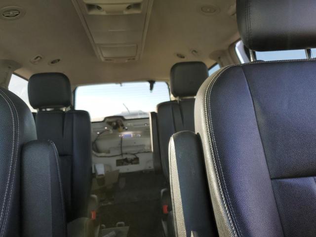 2C4RC1BG4GR290242 - 2016 CHRYSLER TOWN & COU TOURING WHITE photo 10