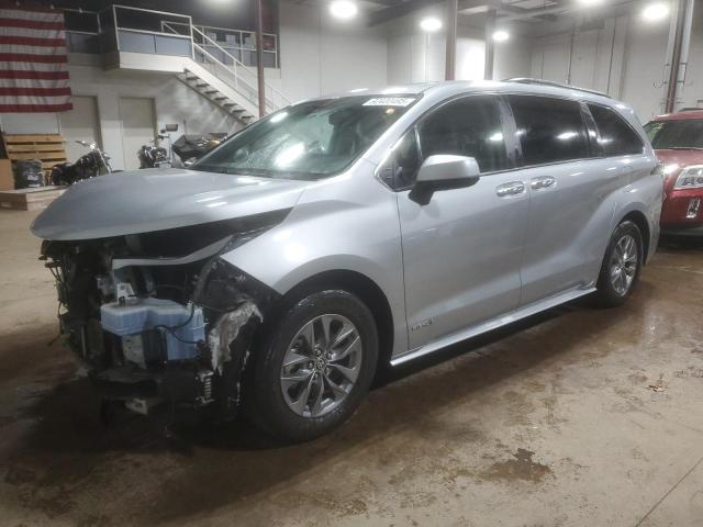 2021 TOYOTA SIENNA XLE, 