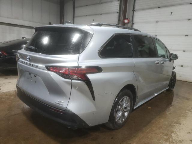 5TDYRKEC5MS007035 - 2021 TOYOTA SIENNA XLE SILVER photo 3
