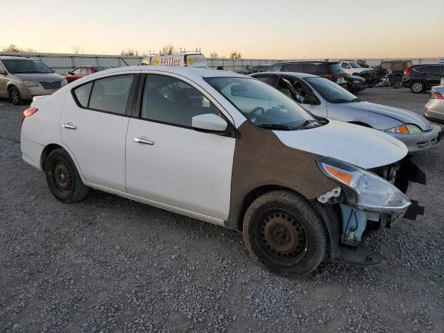 3N1CN7AP2GL877561 - 2016 NISSAN VERSA S WHITE photo 4
