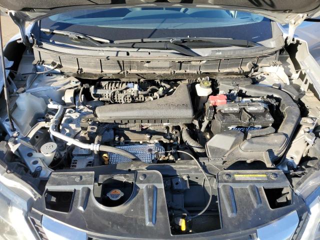 KNMAT2MVXJP530613 - 2018 NISSAN ROGUE S Silber Foto 12