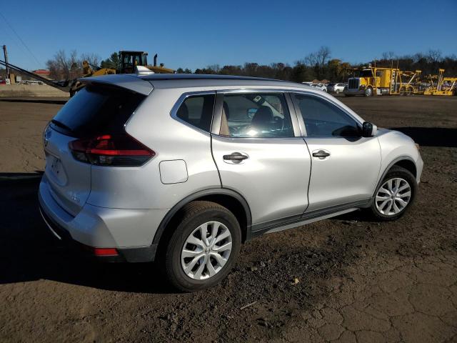 KNMAT2MVXJP530613 - 2018 NISSAN ROGUE S Silber Foto 3