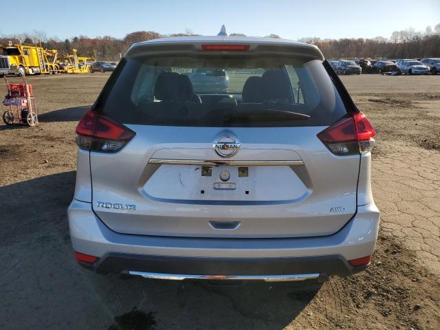 KNMAT2MVXJP530613 - 2018 NISSAN ROGUE S Silber Foto 6