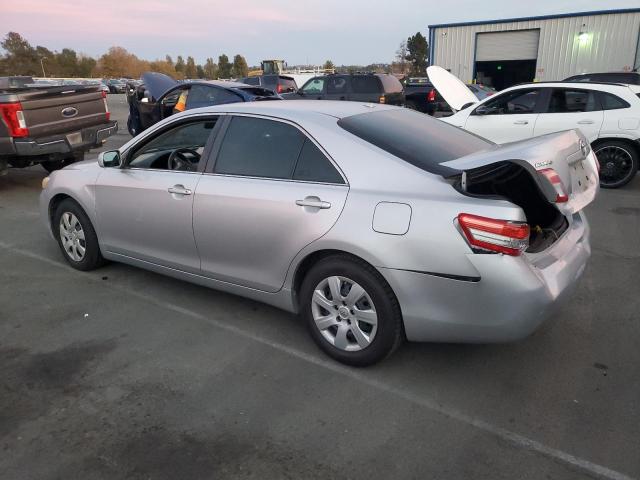 4T4BF3EKXBR136457 - 2011 TOYOTA CAMRY BASE SILVER photo 2