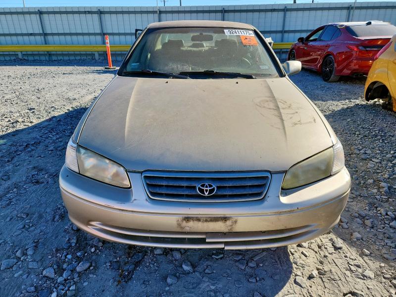 JT2BF22K110340303 - 2001 TOYOTA CAMRY CE GOLD photo 5