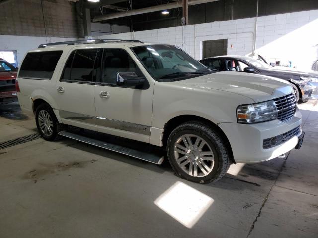 5LMFL28557LJ13487 - 2007 LINCOLN NAVIGATOR L WHITE photo 4