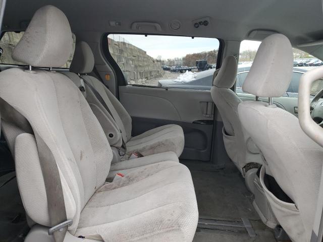 5TDKK3DC7CS269736 - 2012 TOYOTA SIENNA LE BLACK photo 11