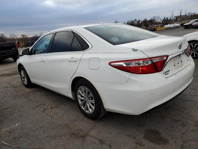 4T4BF1FK5FR470095 - 2015 TOYOTA CAMRY LE WHITE photo 2