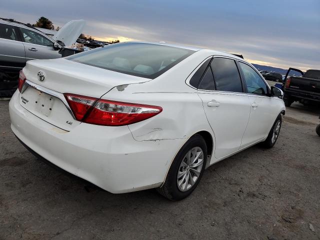 4T4BF1FK5FR470095 - 2015 TOYOTA CAMRY LE WHITE photo 3