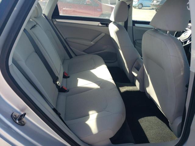 1VWAT7A37GC052762 - 2016 VOLKSWAGEN PASSAT S SILVER photo 10