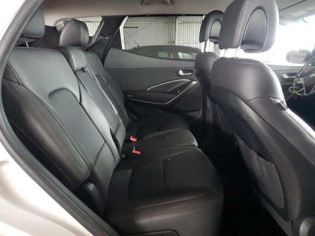 5XYZUDLA0JG561351 - 2018 HYUNDAI SANTA FE S WHITE photo 11