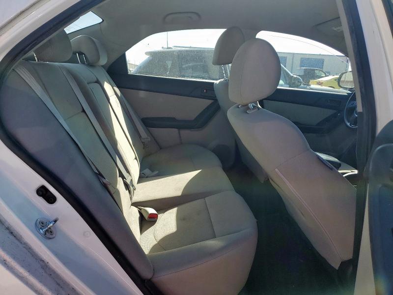 KNAFU4A2XB5318233 - 2011 KIA FORTE EX 白色 照片 10