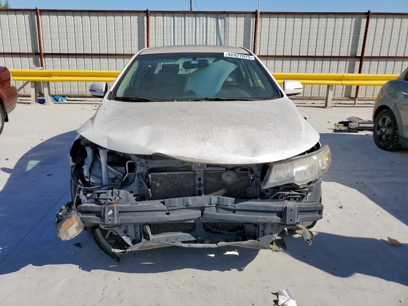 KNAFU4A2XB5318233 - 2011 KIA FORTE EX 白色 照片 5