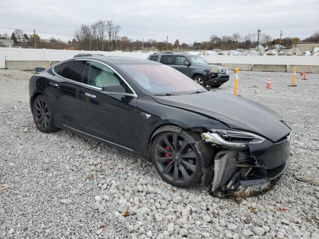 5YJSA1E42HF231454 - 2017 TESLA MODEL S Սև լուսանկար 4