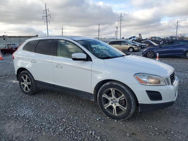 YV4902DZXB2201615 - 2011 VOLVO XC60 T6 WHITE photo 4