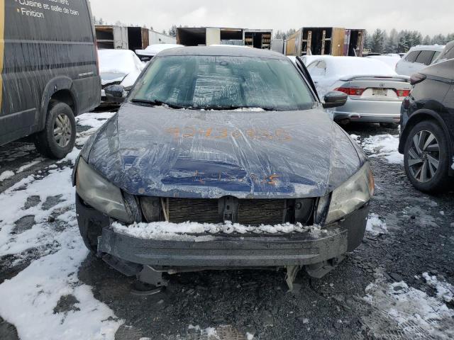 1VWAV7A36FC026534 - 2015 VOLKSWAGEN PASSAT S BLUE photo 5