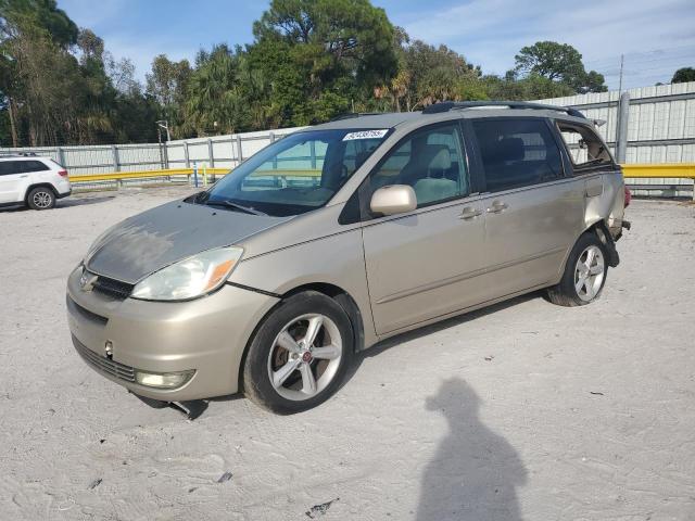 2004 TOYOTA SIENNA XLE, 