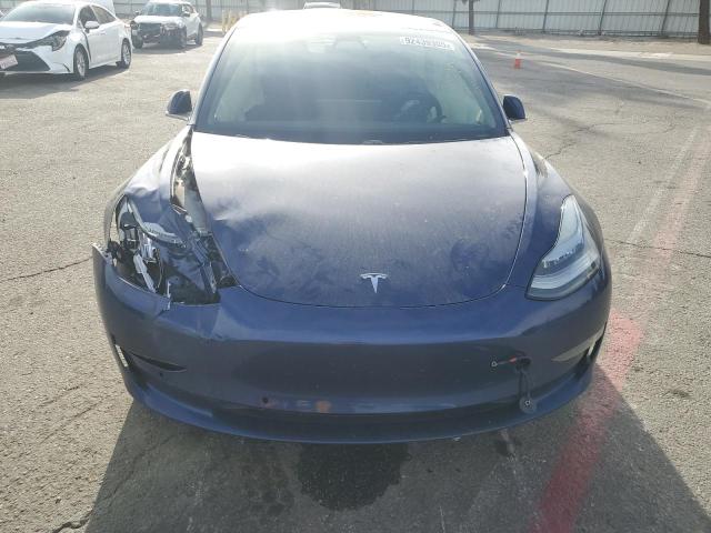 5YJ3E1EB4JF115962 - 2018 TESLA MODEL 3 蓝色 照片 5