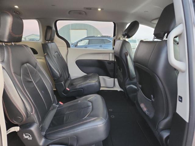 2C4RC1BG2HR536013 - 2017 CHRYSLER PACIFICA TOURING L SILVER photo 11