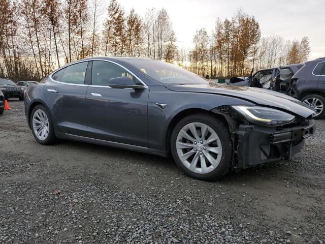 5YJSA1E22JF248310 - 2018 TESLA MODEL S Сірий фото 4
